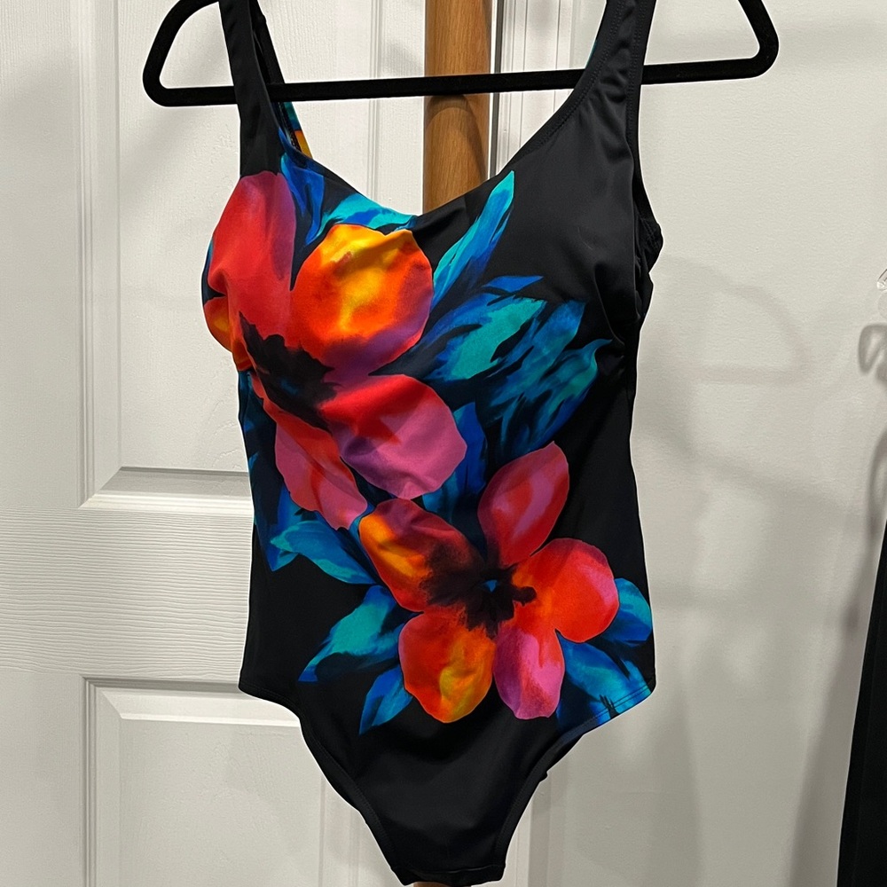 Longitude WomensBlack One-Piece Swimsuit with Bright Floral Print size 18